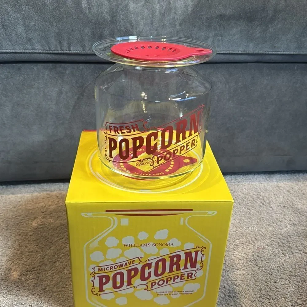 Williams Sonoma Popcorn Popper makes 2.5 qts Brand New